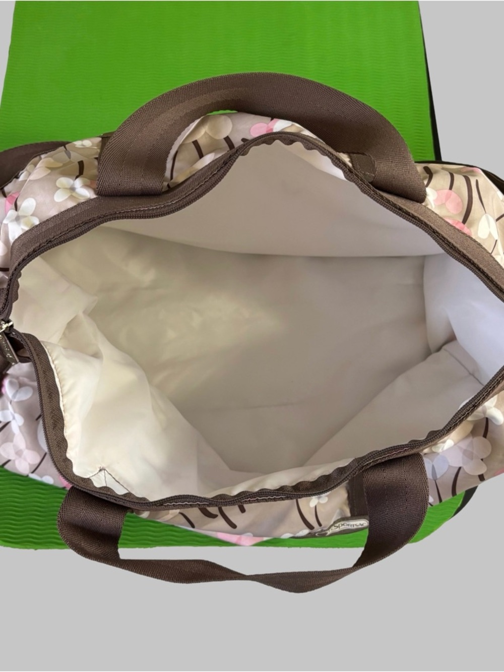 LeSportsac Large Weekender Duffel Bag Heart Floral Print Brown Pink Travel Tote - Picture 4 of 4